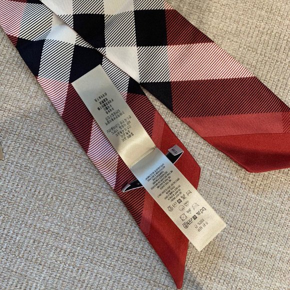 SOLD Burberry Twilly SOLD - Picture 4 of 7